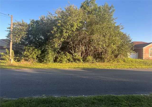 Photo 3 of Sale Pending at 814 Massy Ct, Kissimmee, FL 34759 | MLS# FC316441 | Listing updated on 2026-10-07