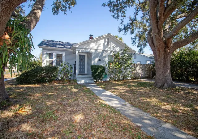 Photo 3 of Single family home for sale at 1547 35th Avenue N, Saint Petersburg, FL 33704 | MLS# TB8480995 | Listing updated on 2026-09-08