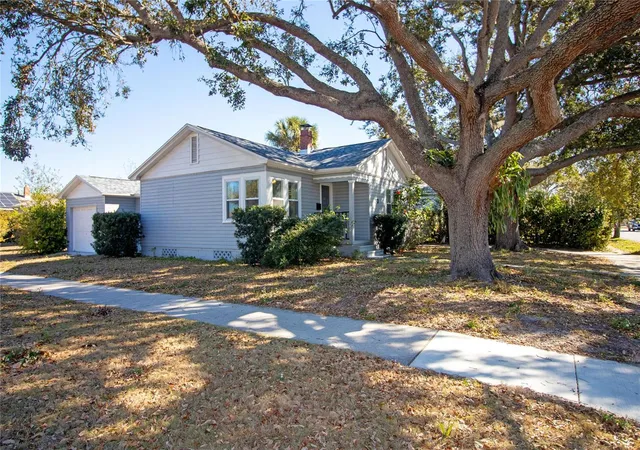 Photo 4 of Single family home for sale at 1547 35th Avenue N, Saint Petersburg, FL 33704 | MLS# TB8480995 | Listing updated on 2026-09-08
