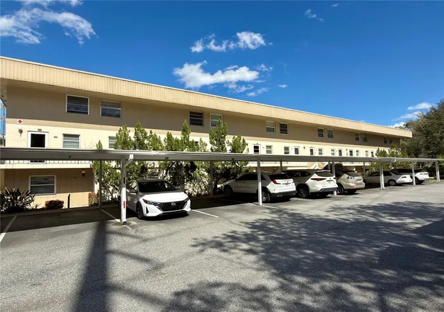 Photo 1 of Condo for sale at 404 E Orlando Ave #8B, Ocoee, FL 34761 | MLS# O6386582 | Listing updated on 2026-09-17