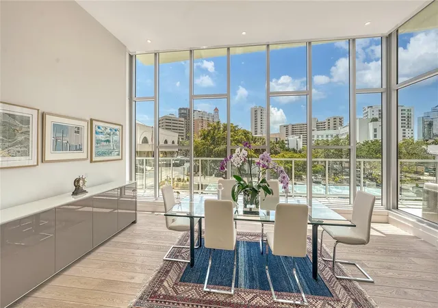 Listing Photo 5 - Condo for sale in building located at 1335 2Nd St, Sarasota, FL 34236 - Unit #Villa 2E