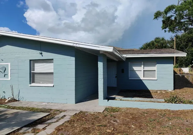 Photo 1 of Multi family home for sale at 245   247 38th Ave Se, Saint Petersburg, FL 33705 | MLS# TB8482974 | Listing updated on 2026-09-17