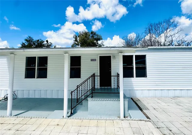 Photo 3 of Manufactured home for sale at 4822 Rolling Meadow Dr, Lakeland, FL 33810 | MLS# B4902202 | Listing updated on 2026-09-17