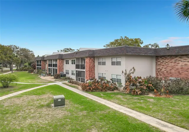 Listing Photo 2 - Condo for sale in building located at 3800 Saxon Dr, New Smyrna Beach, FL 32169 - Unit #B13