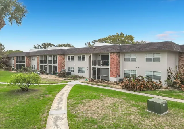 Listing Photo 3 - Condo for sale in building located at 3800 Saxon Dr, New Smyrna Beach, FL 32169 - Unit #B13