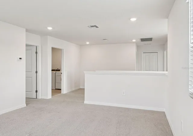 Photo 4 of Single family home for sale at 799 Sunshower Dr, Lady Lake, FL 32159 | MLS# TB8484366 | Listing updated on 2026-09-16
