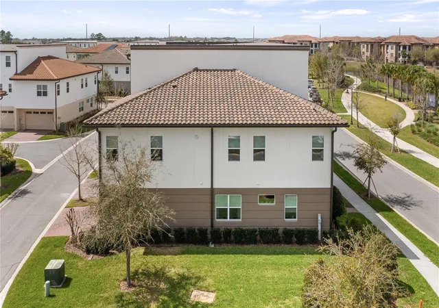 Photo 3 of Townhouse for sale at 9940 Bucklow Hl Dr, Orlando, FL 32832 | MLS# O6389692 | Listing updated on 2026-09-17