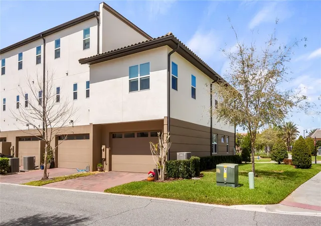 Photo 4 of Townhouse for sale at 9940 Bucklow Hl Dr, Orlando, FL 32832 | MLS# O6389692 | Listing updated on 2026-09-17