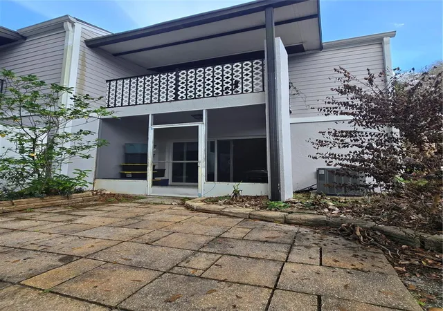 Photo 3 of Townhouse for sale at 2115 Ne 38th Avenue, Ocala, FL 34470 | MLS# OM720604 | Listing updated on 2026-09-22