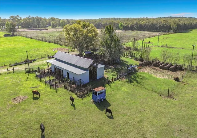 Land for sale at 855 NE 107th Road, OXFORD, FL 34484 | MLS# TB8486454