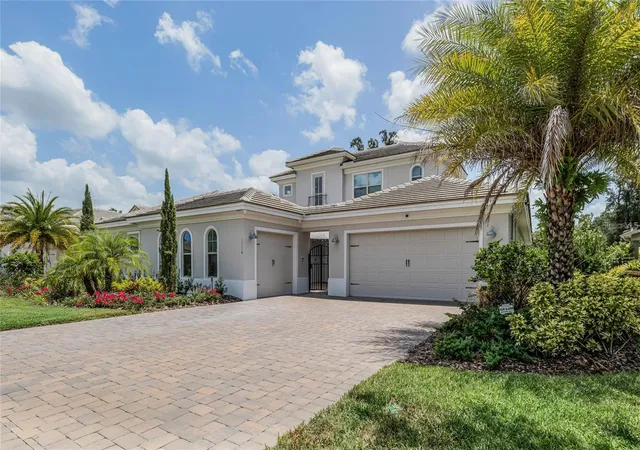 Photo 1 of Single family home for sale at 1118 Estancia Woods Loop, Windermere, FL 34786 | MLS# O6390567 | Listing updated on 2026-09-08