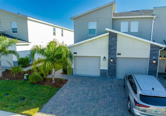 Photo 3 of Condo for sale at 581 Ocean Crse Ave #581, Davenport, FL 33896 | MLS# O6390911 | Listing updated on 2026-09-16