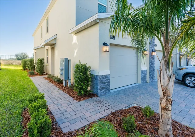 Photo 4 of Condo for sale at 581 Ocean Crse Ave #581, Davenport, FL 33896 | MLS# O6390911 | Listing updated on 2026-09-16