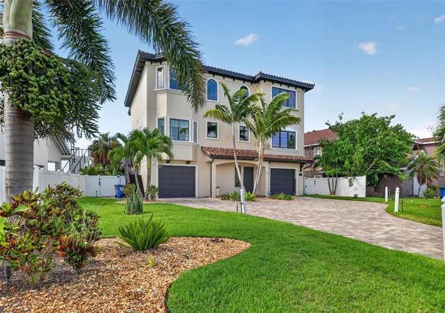 Photo 3 of Single family home for sale at 13 Treasure Ln, Treasure Island, FL 33706 | MLS# TB8487810 | Listing updated on 2026-10-08