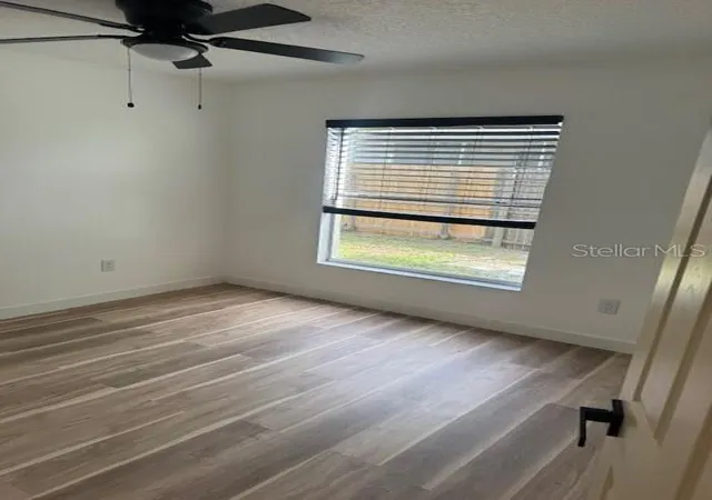 Photo 4 of Single family home for sale at 420 Albatross Ct, Kissimmee, FL 34759 | MLS# O6392714 | Listing updated on 2026-09-16
