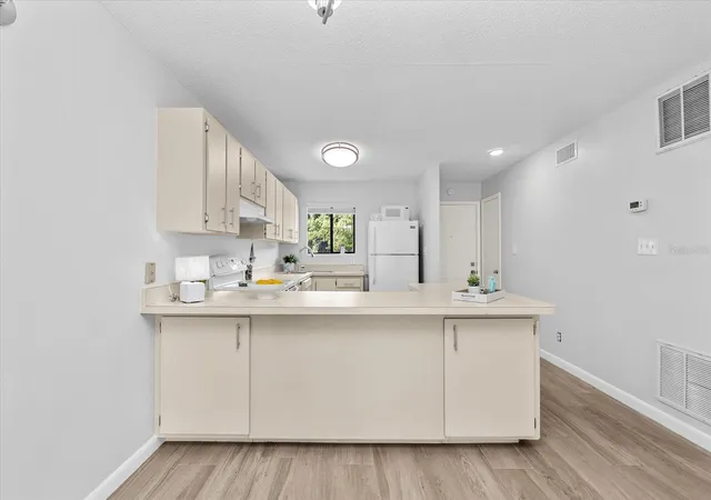 Photo 3 of Condo for sale at 6033 34th Street W #28, Bradenton, FL 34210 | MLS# A4687165 | Listing updated on 2026-09-18