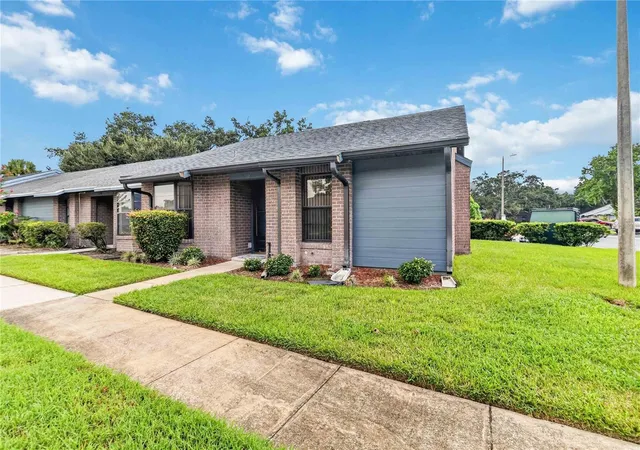 Photo 2 of Townhouse for sale at 2791 King Oak Cir, Saint Cloud, FL 34769 | MLS# S5146558 | Listing updated on 2026-09-16