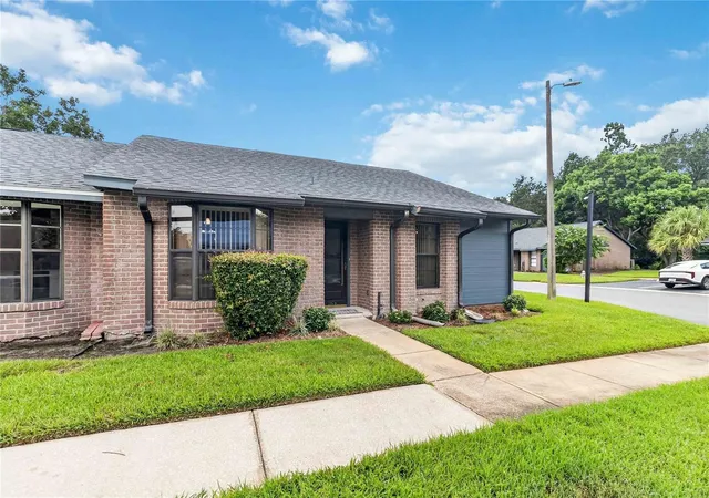 Photo 3 of Townhouse for sale at 2791 King Oak Cir, Saint Cloud, FL 34769 | MLS# S5146558 | Listing updated on 2026-09-16