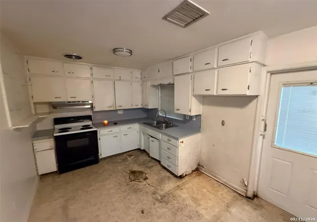 Photo 3 of Single family home for sale at 2715 Dixie Rd, Lakeland, FL 33801 | MLS# TB8491385 | Listing updated on 2026-09-09