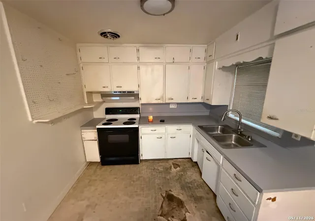 Photo 4 of Single family home for sale at 2715 Dixie Rd, Lakeland, FL 33801 | MLS# TB8491385 | Listing updated on 2026-09-09
