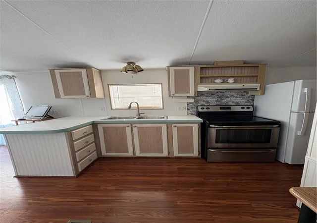 Photo 4 of Manufactured home for sale at 21027 Lazy Days Cir, Lutz, FL 33558 | MLS# TB8491636 | Listing updated on 2026-09-16