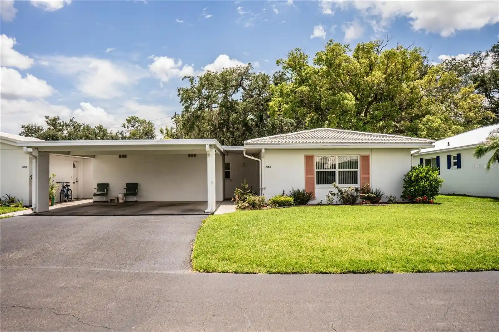 Listing Photo 1 - Condo for sale in 652 Cottage Ln located at 652 Cottage Ln, LAKELAND, FL 33803 - Unit 652 Cottage Ln