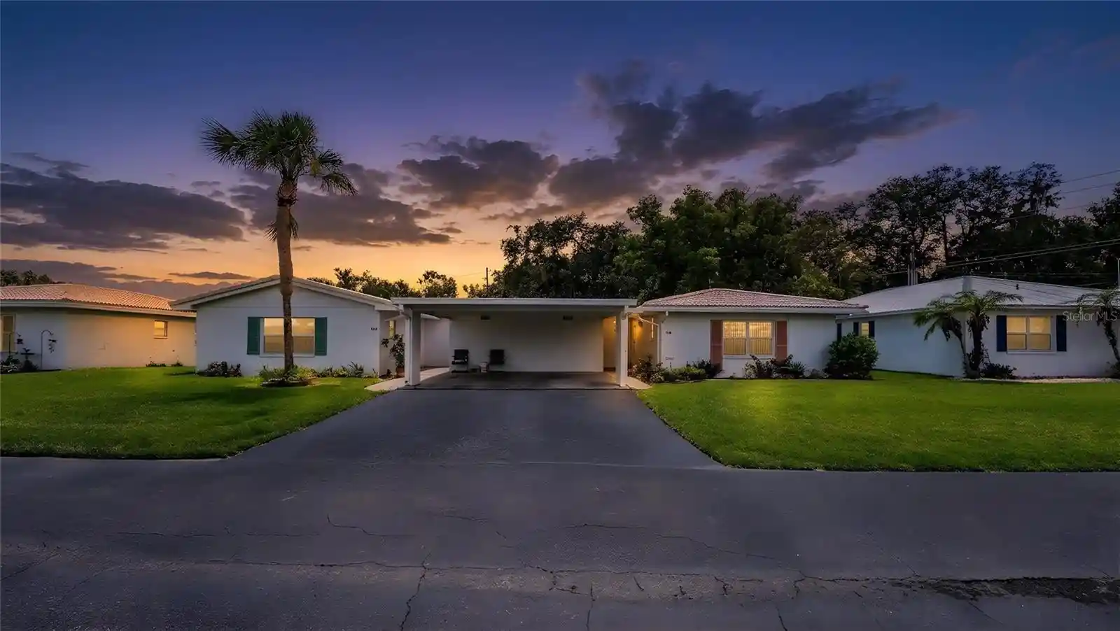 Listing Photo 2 - Condo for sale in 652 Cottage Ln located at 652 Cottage Ln, LAKELAND, FL 33803 - Unit 652 Cottage Ln