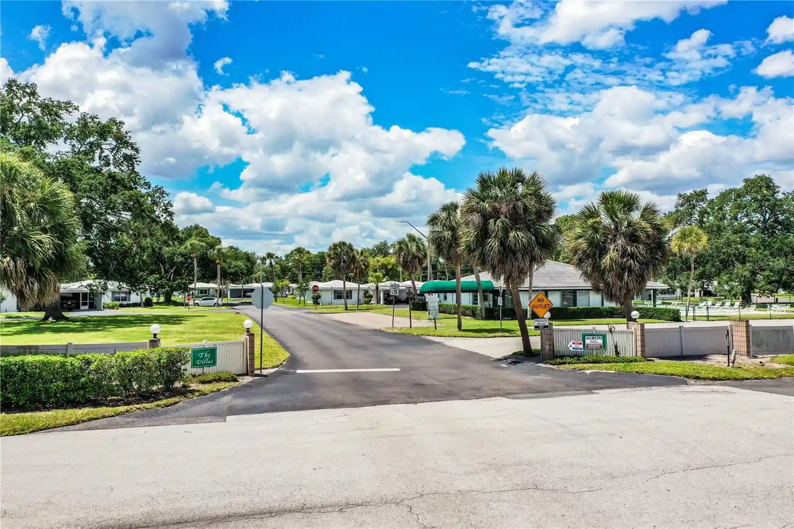 Listing Photo 33 - Condo for sale in 652 Cottage Ln located at 652 Cottage Ln, LAKELAND, FL 33803 - Unit 652 Cottage Ln