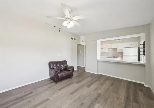 Photo 3 of Townhouse for sale at 1010 N Pebble Beach Blvd, Sun City Center, FL 33573 | MLS# TB8492132 | Listing updated on 2026-10-05