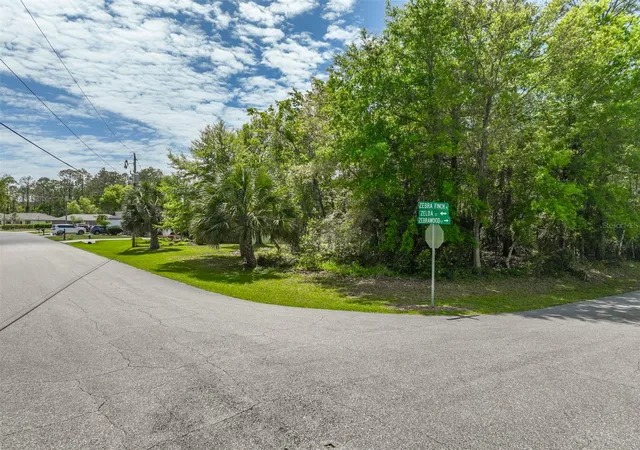 Photo 1 of Sale Pending at 2 Zelda Ct, Palm Coast, FL 32164 | MLS# FC317414 | Listing updated on 2026-09-08