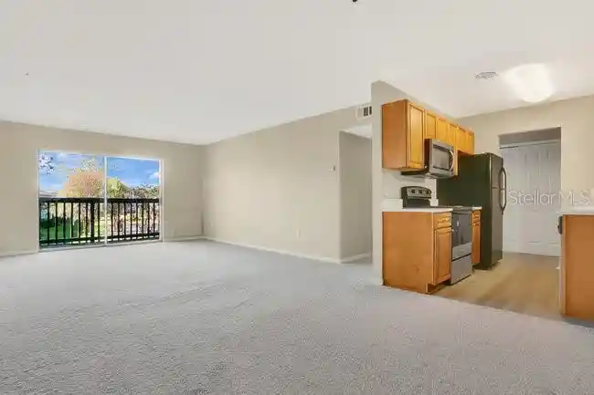 Listing Photo 2 - Condo for sale in 1695 Lee Rd located at 1695 Lee Rd, Winter Park, FL 32789 - Unit #D211
