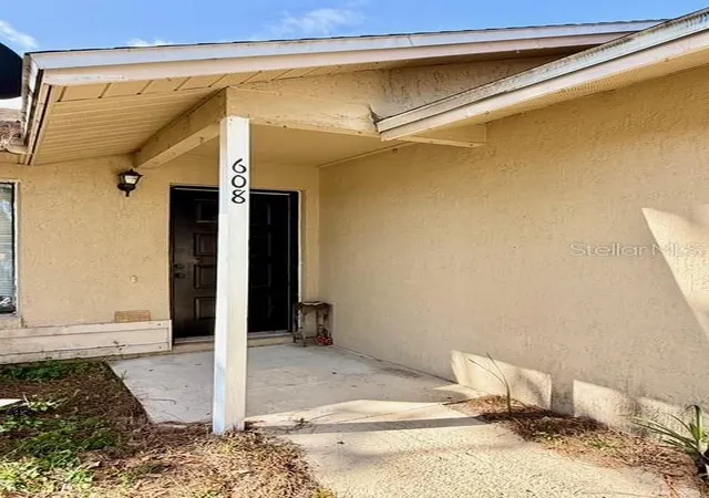 Photo 3 of Multi family home for sale at 608 E Warren Ave, Longwood, FL 32750 | MLS# O6396270 | Listing updated on 2026-09-24