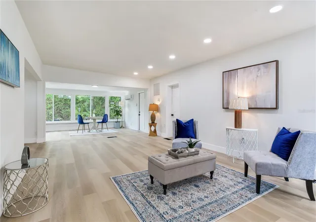 Photo 4 of Single family home for sale at 2753 Valencia Dr, Sarasota, FL 34239 | MLS# TB8493972 | Listing updated on 2026-09-24