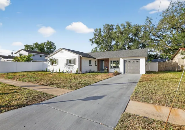 Photo 4 of Single family home for sale at 8317 Boxwood Dr, Tampa, FL 33615 | MLS# TB8494920 | Listing updated on 2026-10-04