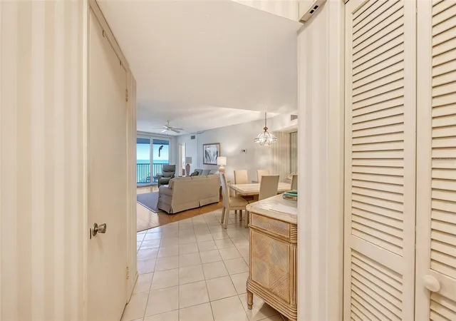 Listing Photo 4 - Condo for sale in building located at 4825 Gulf Of Mexico Dr, Longboat Key, FL 34228 - Unit #504