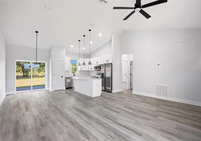Photo 3 of Sale Pending at 1313 Blue Heron Dr, Sebring, FL 33876 | MLS# P4938438 | Listing updated on 2026-09-17