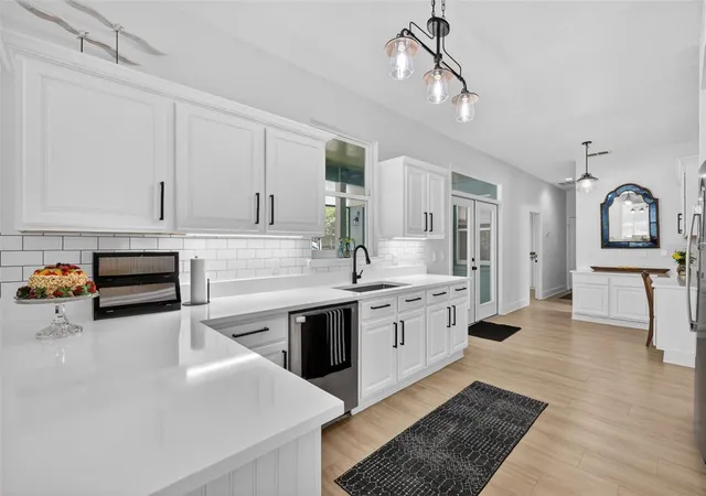 Photo 1 of Single family home for sale at 250 N Walker St, Oakland, FL 34760 | MLS# G5110973 | Listing updated on 2026-10-04