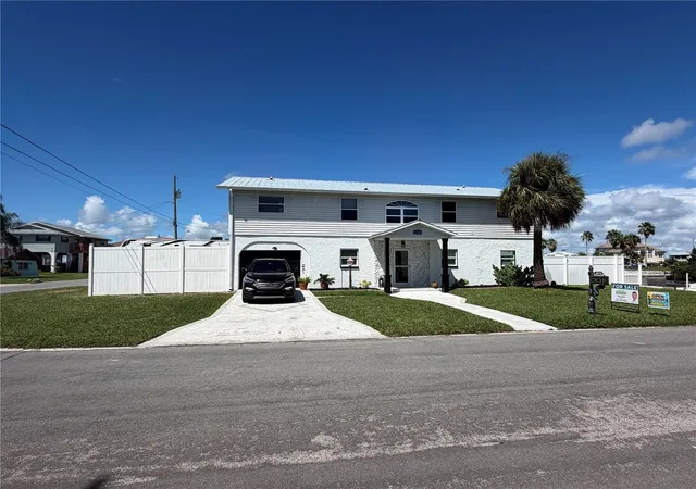 Photo 1 of Single family home for sale at 3173 Gulfview Dr, Hernando Beach, FL 34607 | MLS# TB8497388 | Listing updated on 2026-09-09