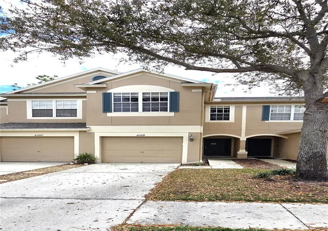 Photo 2 of Sale Pending at 2729 Conch Holw Dr, Brandon, FL 33511 | MLS# L4961140 | Listing updated on 2026-10-20