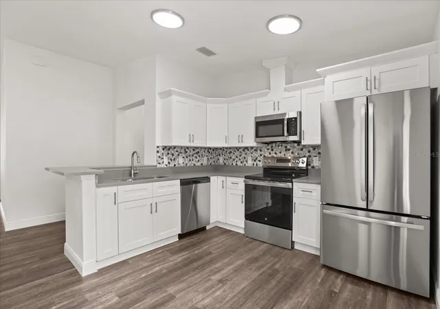 Photo 3 of Single family home for sale at 706 Beecher St, Leesburg, FL 34748 | MLS# G5111173 | Listing updated on 2026-09-17