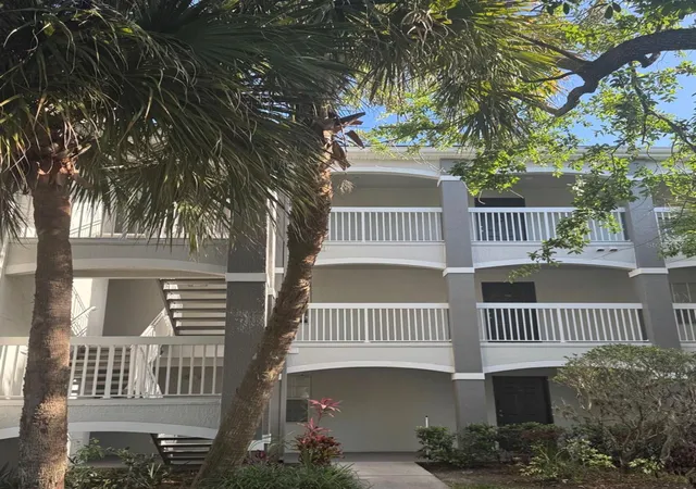Photo 2 of Condo for sale at 13953 Fairway Is Dr #633, Orlando, FL 32837 | MLS# S5148285 | Listing updated on 2026-09-16