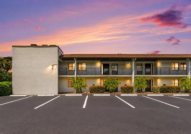 Photo 1 of Condo for sale at 7205 Curtiss Ave #1A, Sarasota, FL 34231 | MLS# A4690836 | Listing updated on 2026-10-07