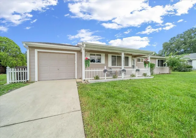 Photo 2 of Single family home for sale at 10820 Sw 87th Terrace, Ocala, FL 34481 | MLS# OM723247 | Listing updated on 2026-09-16