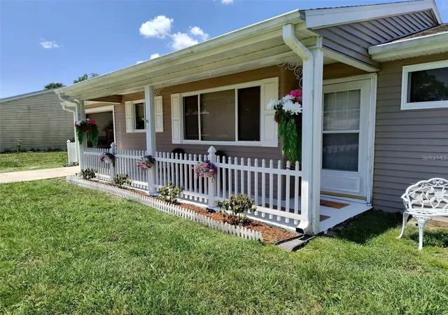 Photo 4 of Single family home for sale at 10820 SW 87th Terrace, Ocala, FL 34481 | MLS# OM723247 | Listing updated on 2026-09-16
