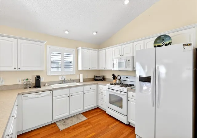 Photo 4 of House for sale at 600 Audrey Ln, The Villages, FL 32162 | MLS# OM723270 | Listing updated on 2026-10-06