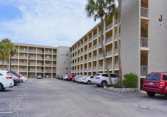 Photo 1 of Condo for sale at 3621 Lake Bayshore Dr #J-403, Bradenton, FL 34205 | MLS# A4690941 | Listing updated on 2026-09-16