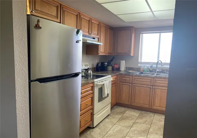 Photo 3 of Condo for sale at 3621 Lake Bayshore Dr #J-403, Bradenton, FL 34205 | MLS# A4690941 | Listing updated on 2026-09-16
