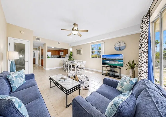 Photo 4 of Townhouse for sale at 3202 Mangrove Point Dr, Ruskin, FL 33570 | MLS# TB8501037 | Listing updated on 2026-09-16