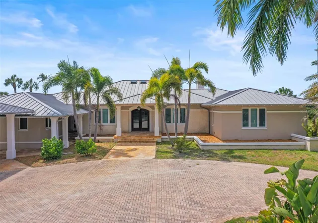 Photo 3 of Single family home for sale at 1721 Gulf Rd, Tarpon Springs, FL 34689 | MLS# TB8501527 | Listing updated on 2026-10-04