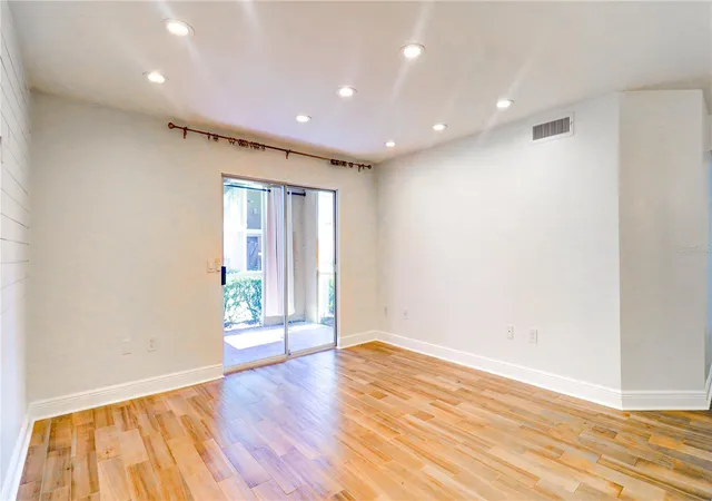 Photo 3 of Condo for sale at 9481 Highland Oak Dr #1001, Tampa, FL 33647 | MLS# TB8502076 | Listing updated on 2026-10-01